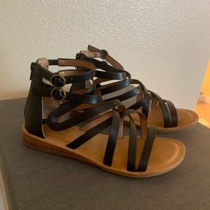 Kenzie black sandals